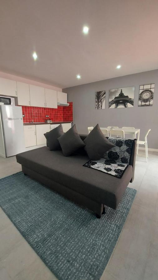 Homely Apartament Apartment